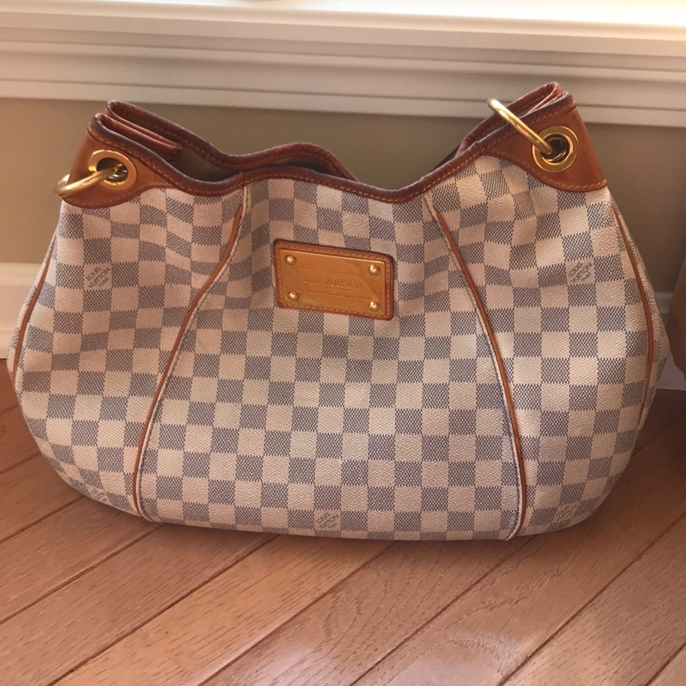 Louis Vuitton Damier Shoulder Bag.